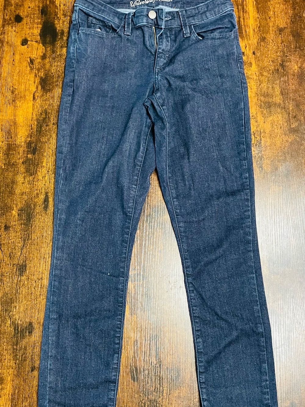 Universal Thread Women’s Skinny Jeans in Dark Blue Denim